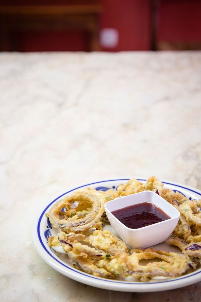 Cebola Panada com Chutney de Ameixa | Tasca das Manas, Rua da Esperança 72 e 74