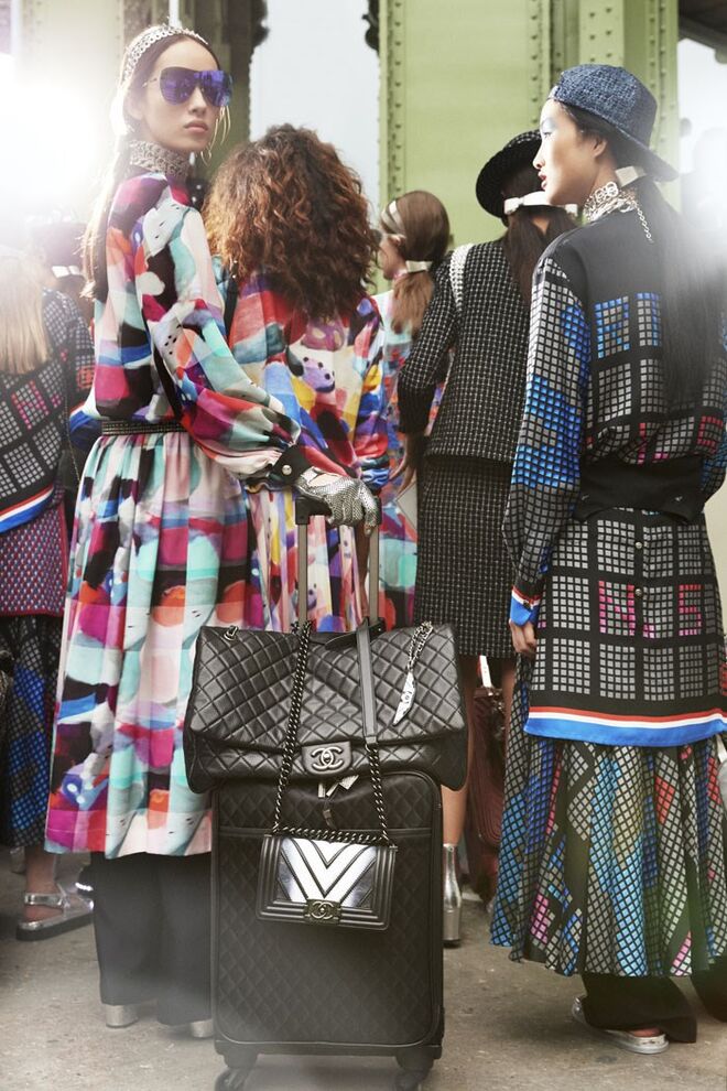 Viajar light, carteiras e trolley Chanel