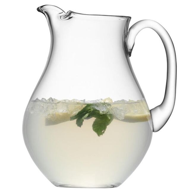 Limonadas frescas, jarro €46, amara.com