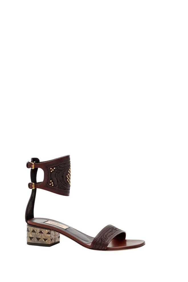 Look Boho, sandálias Valentino