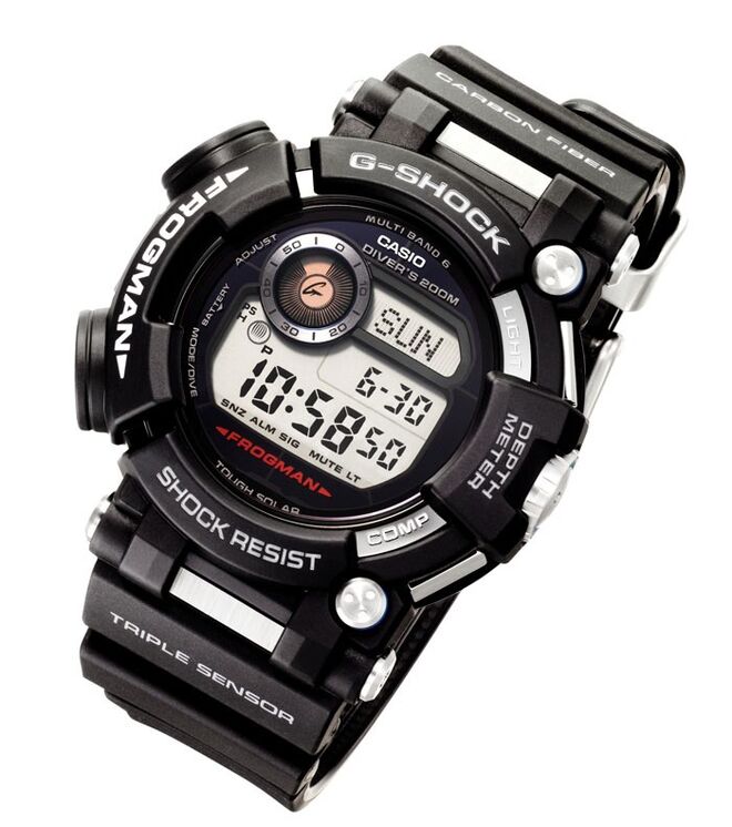 Relógios G-Shock. Sim, estão de volta e em grande força. Este é o novíssimo relógio para mergulhadores G-SHOCK FROGMAN com sensor de profundidade.