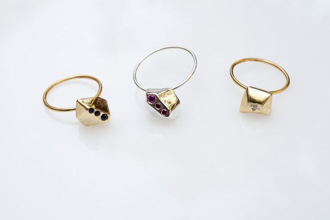 Joana Mota Capitão, Talhe Collection, Anéis em prata dourada, prata e zircónias, €50 (Prata) e €65 (Prata Dourada)