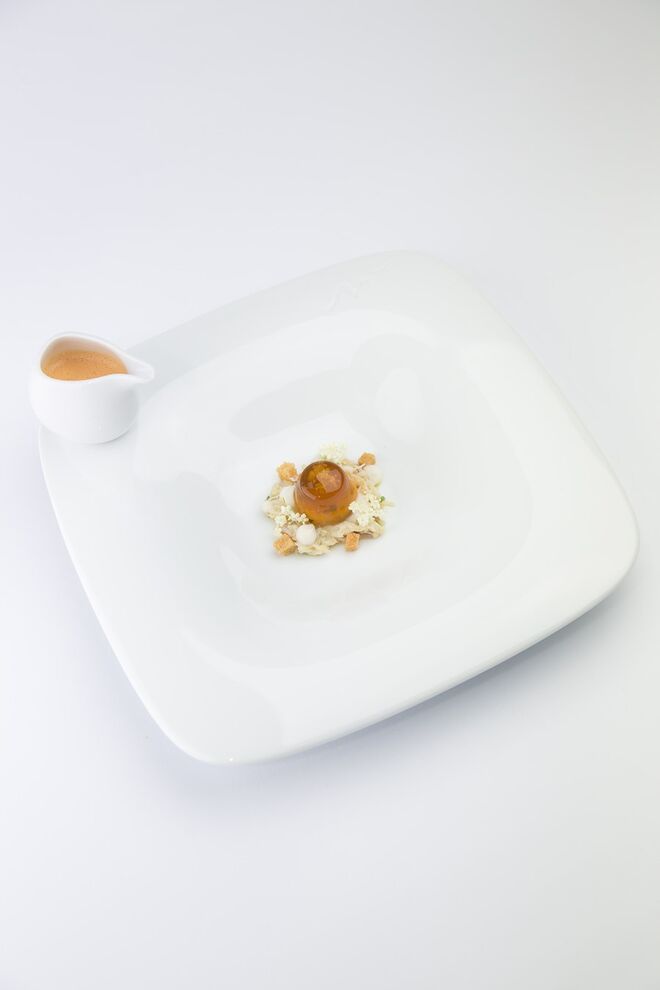 Sapateira, flor de limoeiro e nage com manteiga de Espresso Leggero | Chefe João Rodrigues | Fotografia: CatarinaPires@clementinethings