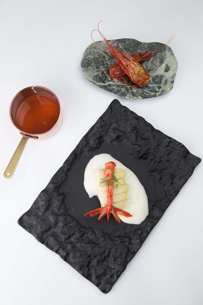 Pregado, carabineiro do Algarve e espargos brancos | Chefe João Rodrigues | Fotografia: CatarinaPires@clementinethings