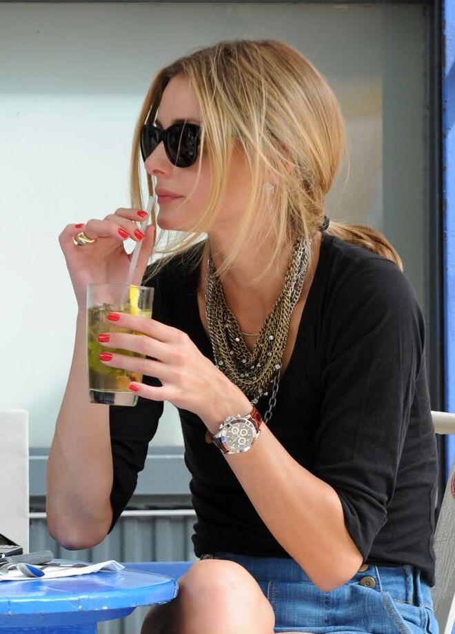 Olivia Palermo com o relógio Rolex Oyster Perpetual Daytona Cosmograph