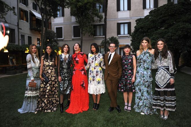 Veronica Ferraro, Chiara Biasi, Alexa Chung, Caroline Issa, Mimi Xu, Erdem Moralioglu, Sara Moralioglu, Veronika Heilbrunner e Keira Knightley