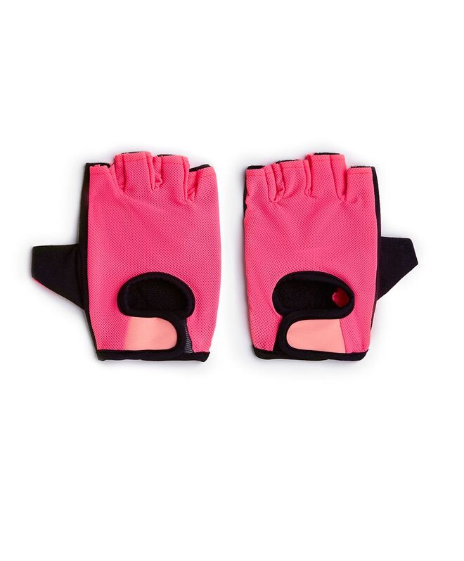 Luvas em poliuretano e nylon, €12,99, Oysho