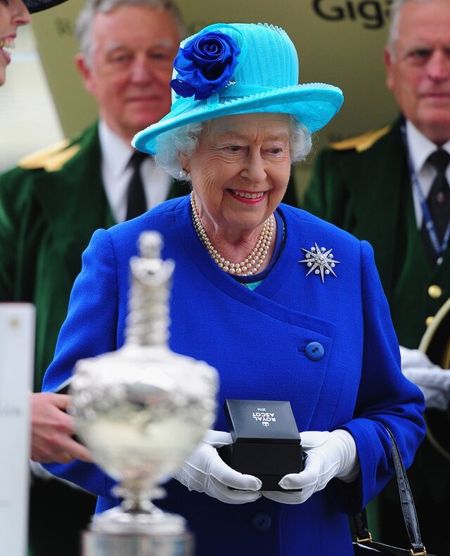 Rainha Isabel II | Durante a II Guerra Mundial fez parte do Auxiliary Territorial Service, a parte feminina da armada britânica.