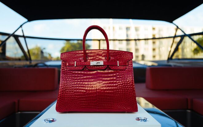 Birkin, Hermès, carteira vendida em Abril por 298 mil dólares