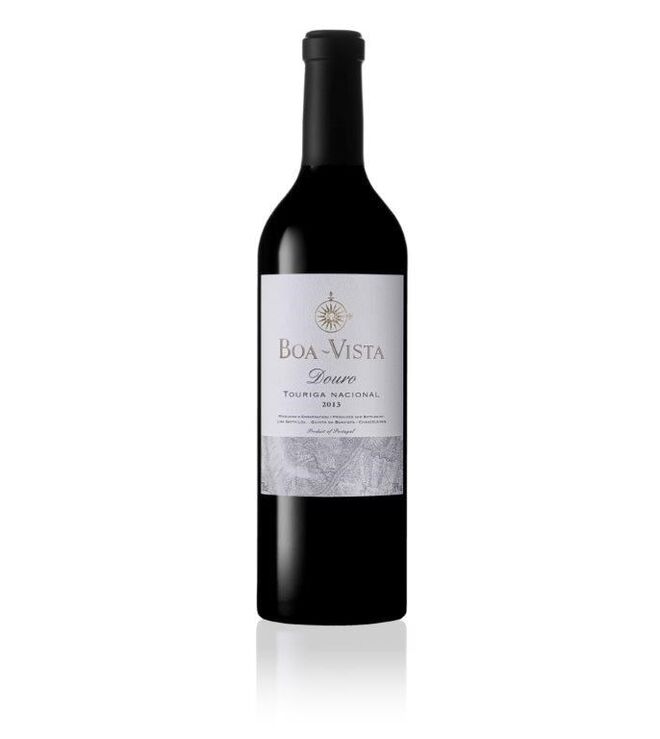 Boa-Vista Touriga Nacional Tinto 2013 | O aroma sobressai o seu lado especiado (pimenta da Jamaica, cravo e cardamomo), depois aparecem as bagas azuis (mirtilo) e o seu lado floral (cravo, violeta). Preço sob consulta.