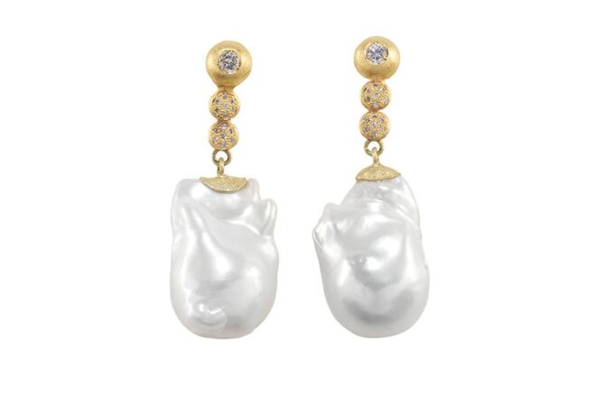 Brincos "Cor da Luz" em ouro pérolas e diamantes €730