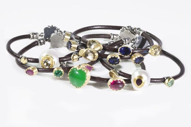 Pulseiras de couro prata ouro (19,2kl) e pedras preciosas desde €390