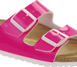 Birkenstock néon iluminam o Verão 