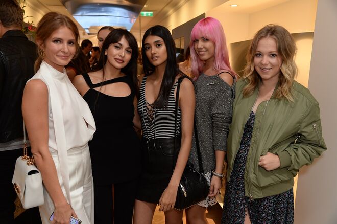 Millie Mackintosh, Zara Martin, Neelam Gill, Amber Le Bon e Poppy Jamie