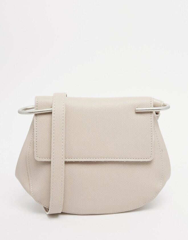 Asos, antes a 26,76€ a agora a 14,08€, em www.asos.com