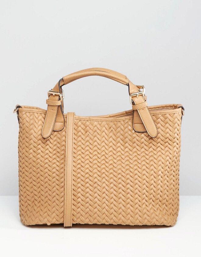 Asos, antes a 53,52€ a agora a 31,69€, em www.asos.com