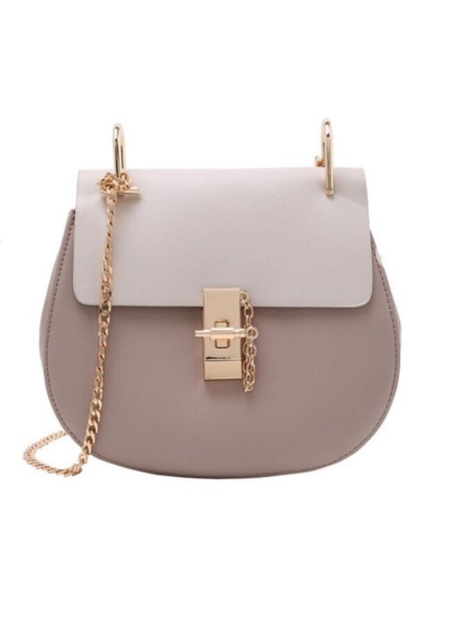 SheIn, antes a 43,27€ e agora a 27,62€