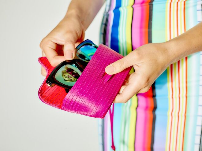 Sony h.ear on & caixa para óculos de sol