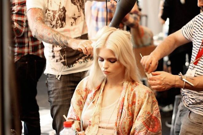 1. Seja sincera | Todas as informações que lhe pedirem são importantes. Não tenha vergonha de confessar todas as asneiras que já fez com o seu cabelo, mais que não seja porque o seu cabeleireiro com certeza já ouviu pior!