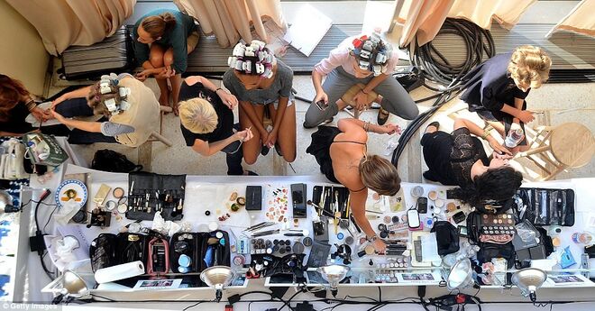 5. Faça perguntas | Aproveite para pedir dicas e perceber que rotinas exige o seu cabelo. Se o corte novo é muito diferente do que tinha, peça ideias para o dia-a-dia, não saia de lá sem todas as diretrizes do especialista.