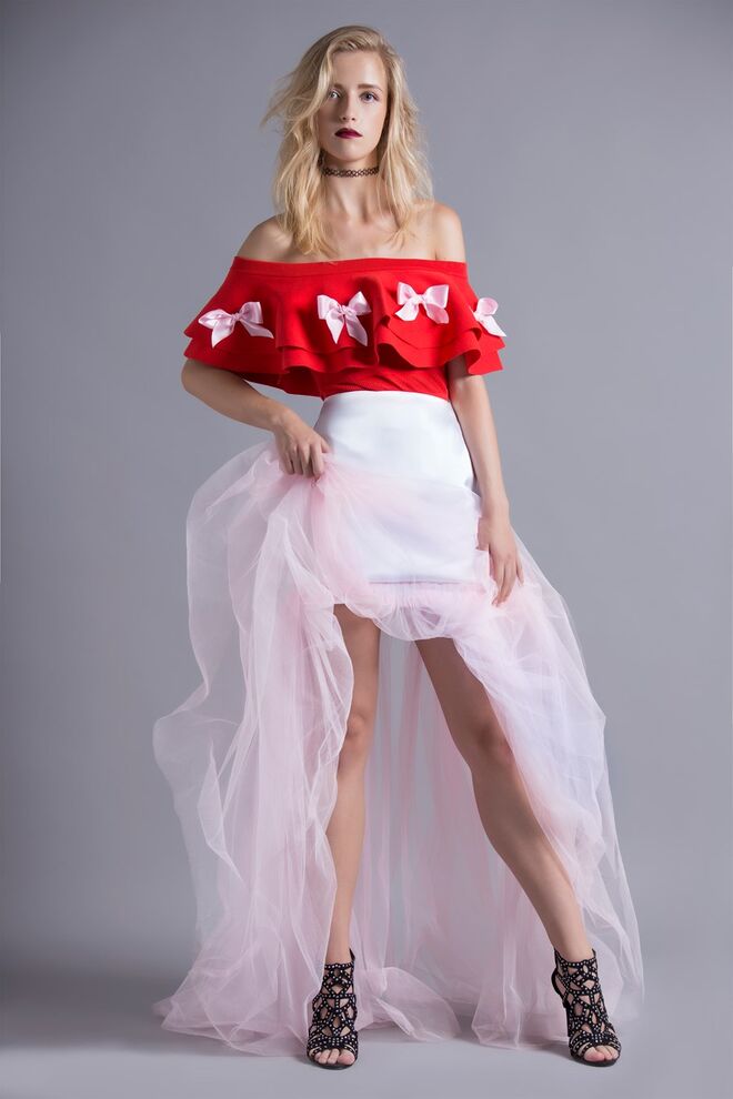 THE DOLL GREW UP | Stylist: Patrícia Caeiro, Modelo: Anastacia/We are models | Vestido usado como top , ENDLESS ROSE, na Wogan fashion Store. Saia curta, PEDRO PEDRO. Saia, colar e sandálias da produção.