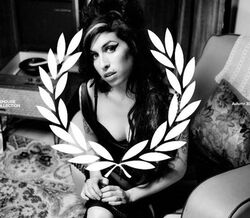Fred Perry inspira-se em Amy Winehouse 