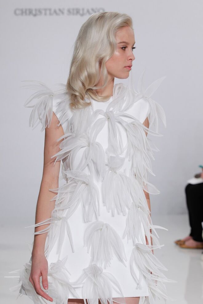 Christian Siriano Bridal Collection 2017 - Ondulação lateral