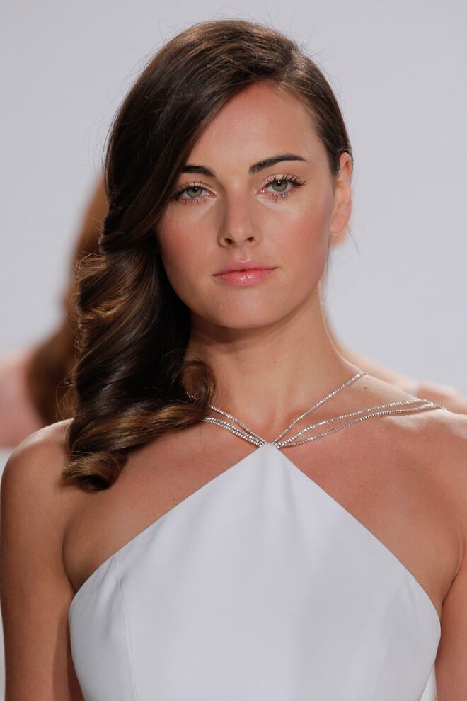 Christian Siriano Bridal Collection 2017 - Ondulação lateral