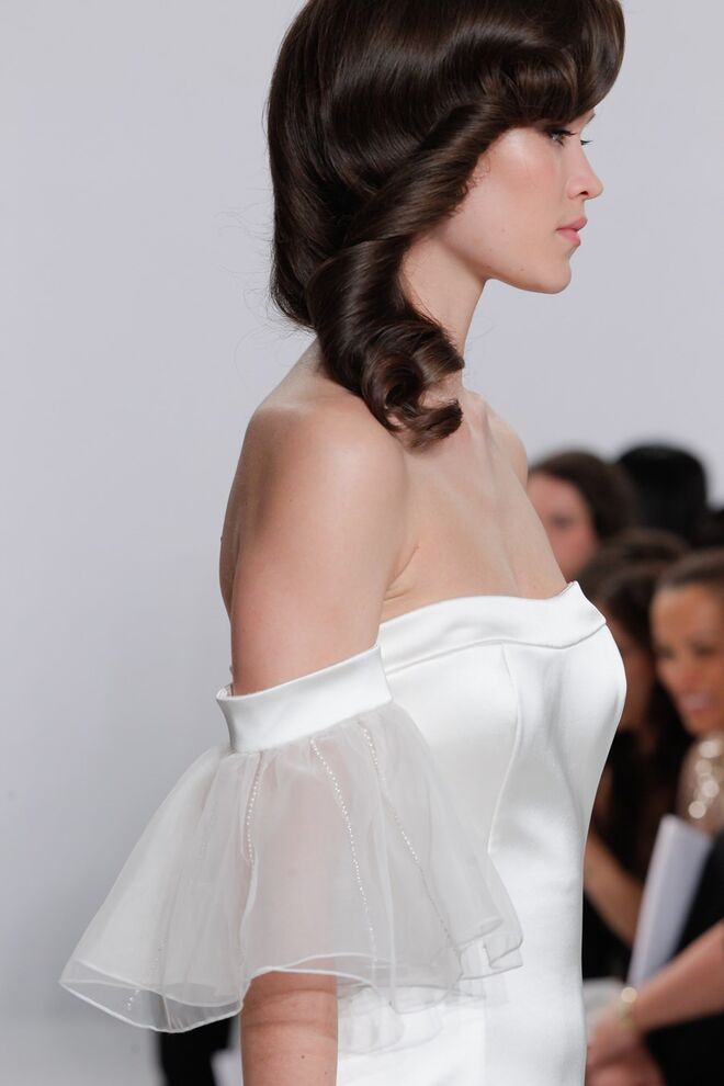 Christian Siriano Bridal Collection 2017 - Ondulação lateral