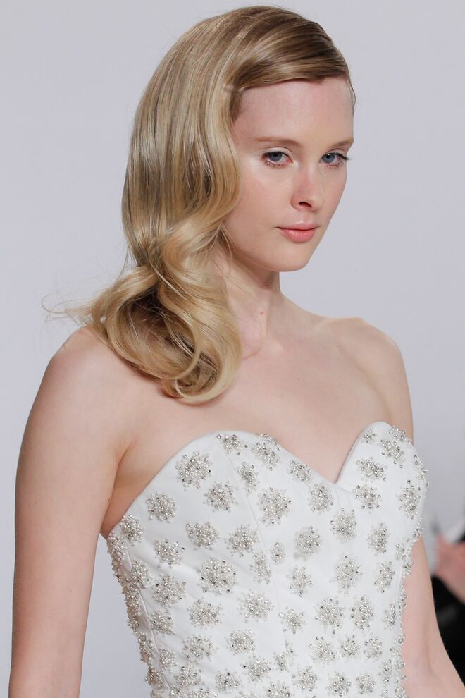 Christian Siriano Bridal Collection 2017 - Ondulação lateral