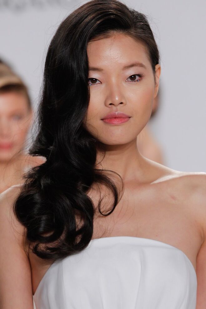 Christian Siriano Bridal Collection 2017 - Ondulação lateral