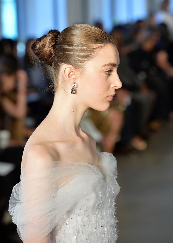 Oscar de La Renta Bridal Collection 2017 – Apanhado em coque