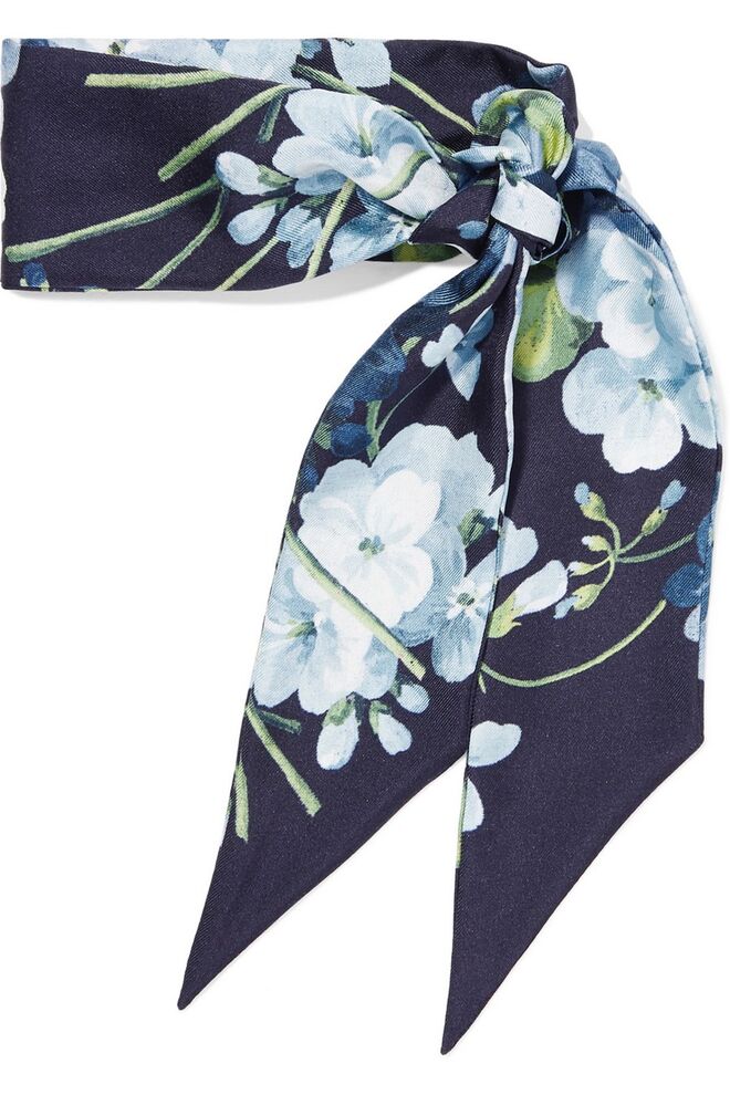 Lenço em seda, €130, Gucci