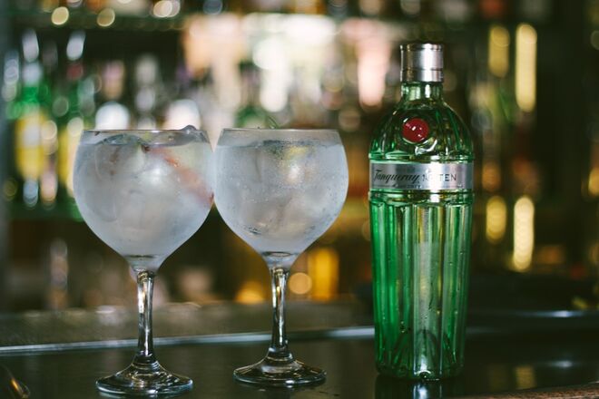 Columbus Cocktail & Wine Bar, Faro