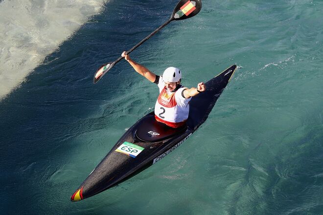 Maialen Chourraut, a espanhola celebra a medalha de ouro no Kayak | Kayak