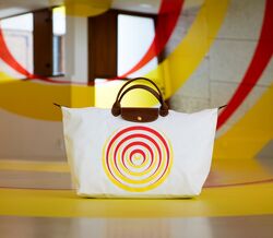 Longchamp x Felice Varini em Marselha