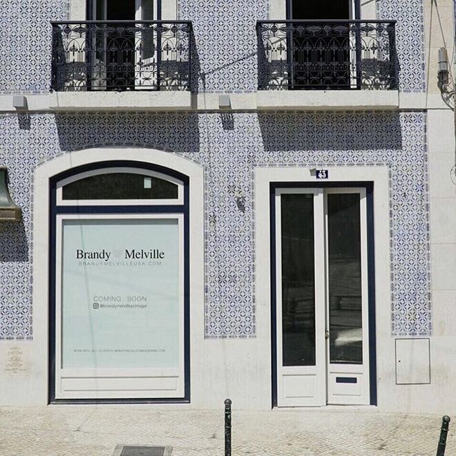 Brandy Melville vai abrir no Largo Camões