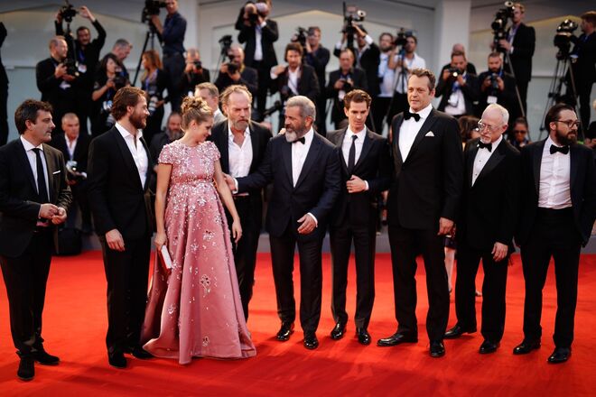 Luke Bracey, Teresa Palmer, Hugo Weaving, Mel Gibson, Andrew Garfield, Vince Vaughn e Robert Schenkkan 