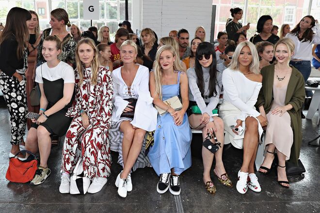 Pernille Teisbaek, Pandora Sykes, Kate Foley, May Kwok e Johanna Braddy