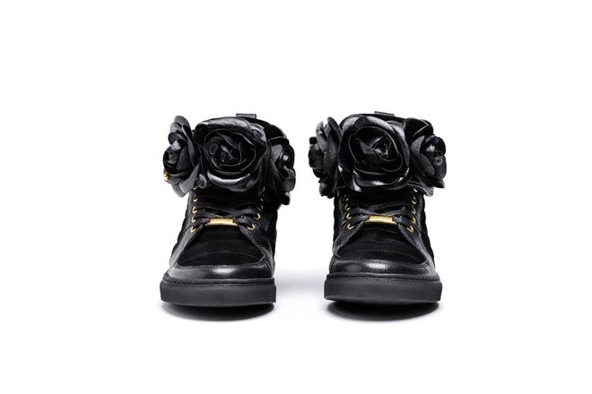 Friendly Fire (preço sob consulta)