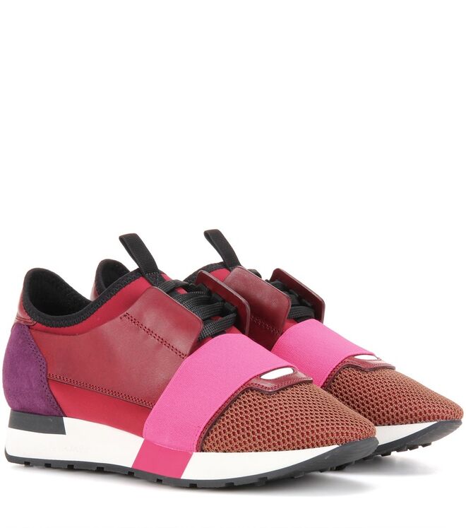 Balenciaga, €475 em mytheresa.com