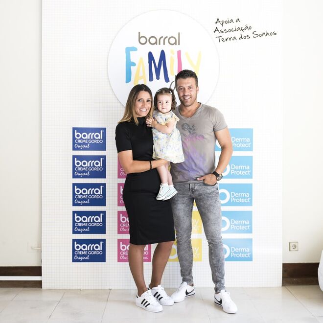 Marina Santiago com o marido, Ricardo Silva, e a filha, Paloma