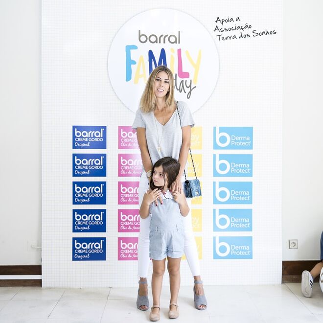 Fernanda Velez com a filha Carlota