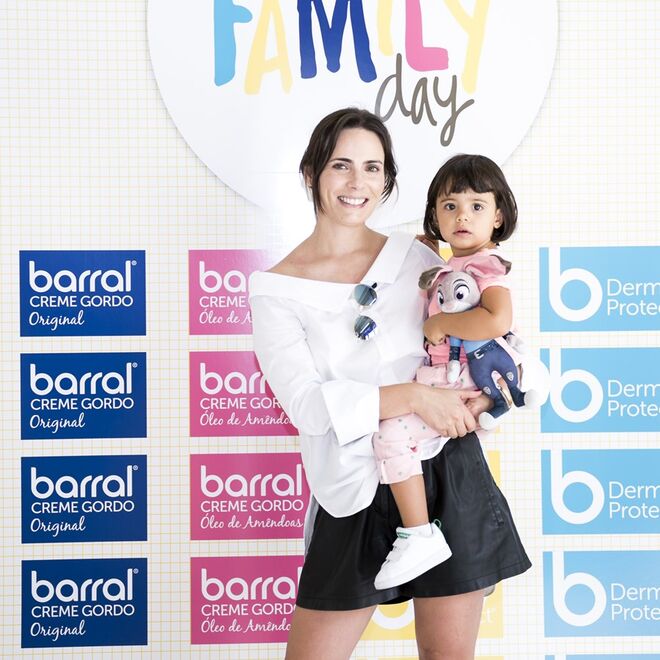 Cátia Dias (uma das autoras de Style It Up) com a filha