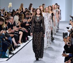 Giambattista Valli para Verão 2017