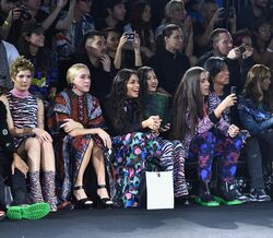 Nova Iorque celebra o lançamento da coleção KENZO x H&M