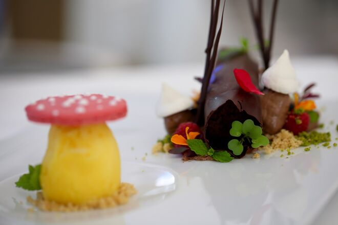 Floresta doce com sorvete de laranja (€13)