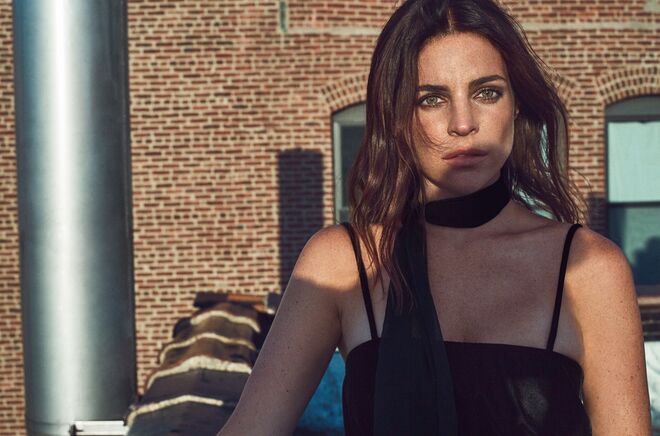 Journeys: Julia Restoin para Mango