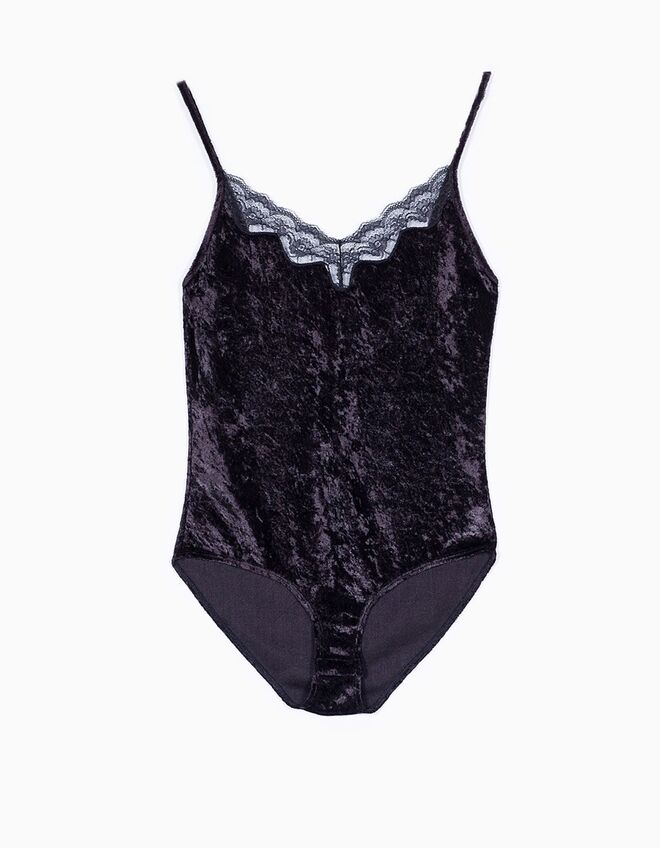 Stradivarius, €15,95