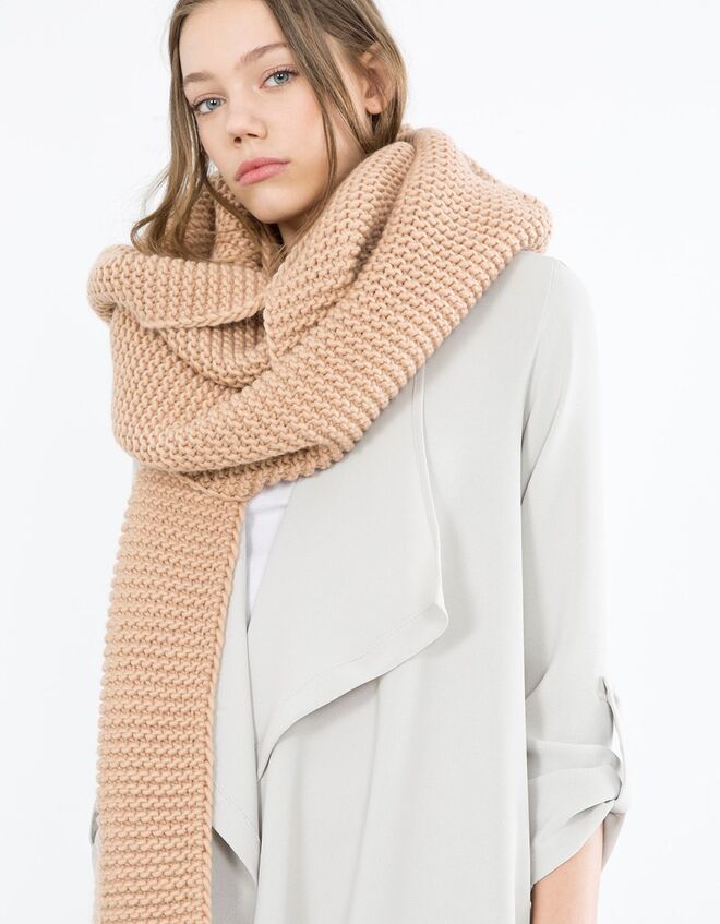 Cachecol Blanco, €9,99